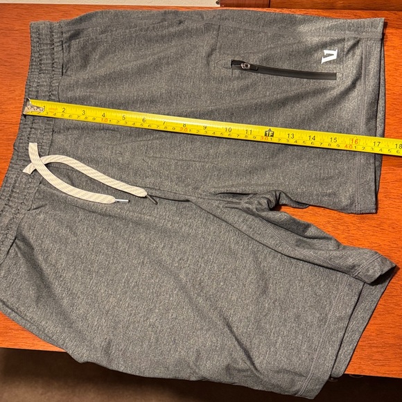 Vuori /Sunday Performance Short 8"Charcoal Heathe Color - Picture 6 of 15
